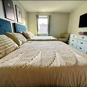 Holiday home Stadiumview Villa: Pet-friendly 4br With Vistas, Pittsburgh